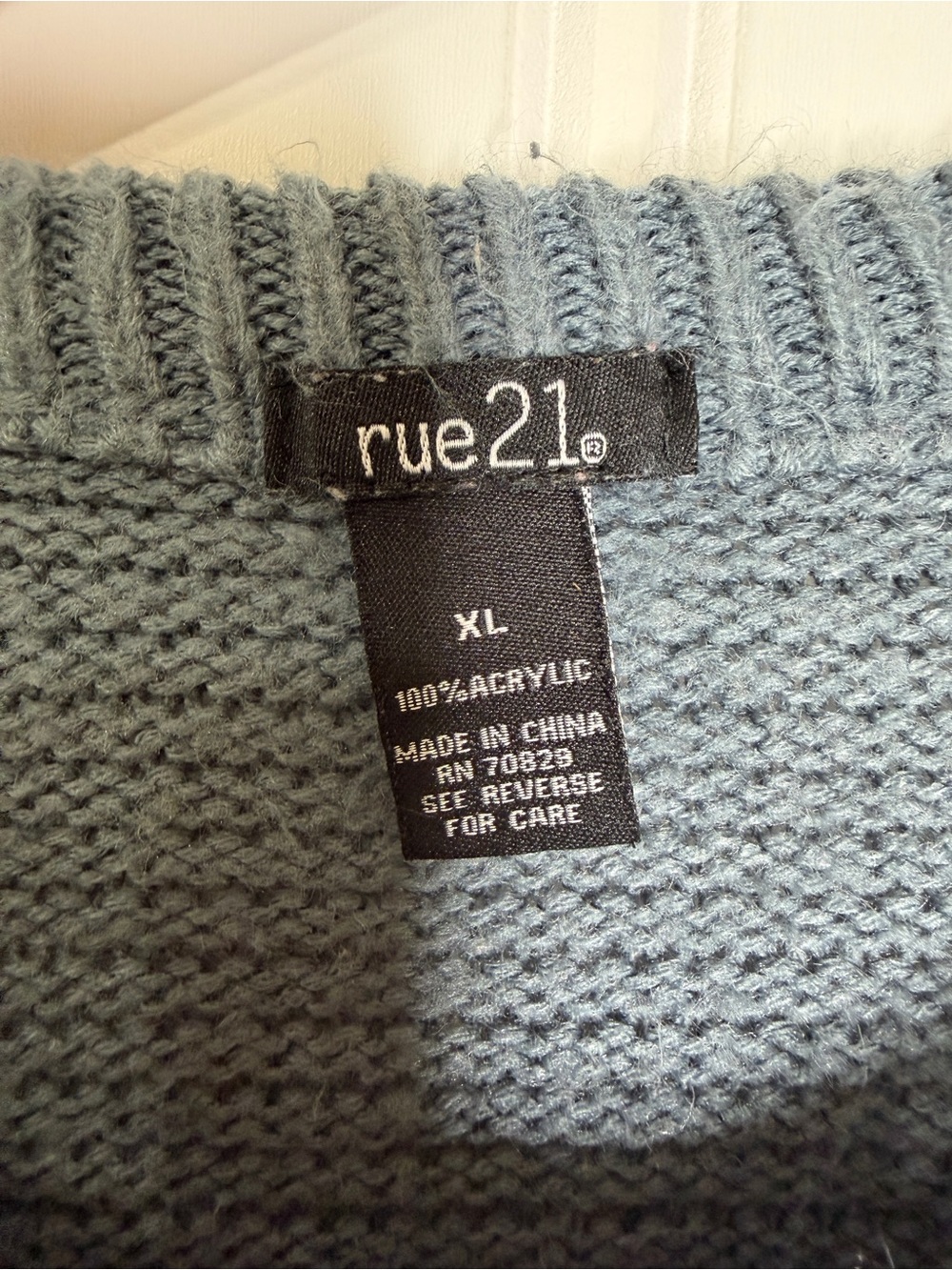 Rue21 Women XL Color Block Cropped Knit Sweater Blue Gray Cream Button Shoulder - Picture 6 of 12